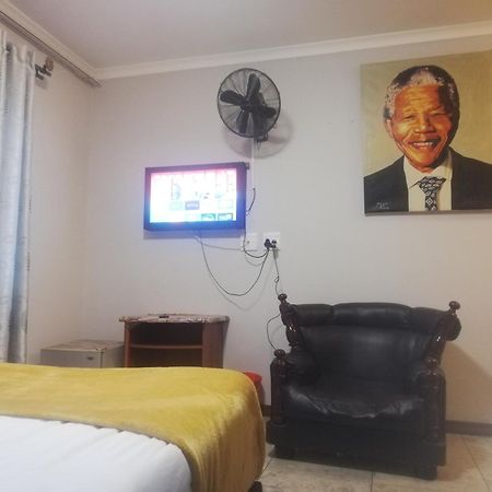 Parow City -Star Legend Lodge Cape Town Dış mekan fotoğraf